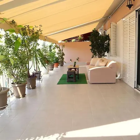 Great Apartment, Large Balcony Apartment *